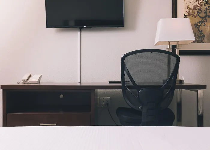 Service Plus Inns And Suites