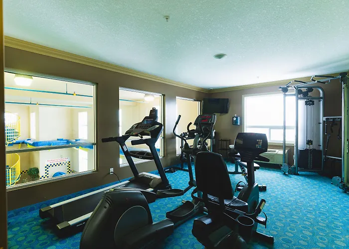 Redwood Inn & Suites
